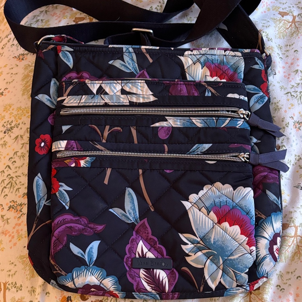 Vera Bradley Triple Zip, Mayflower In Bloom